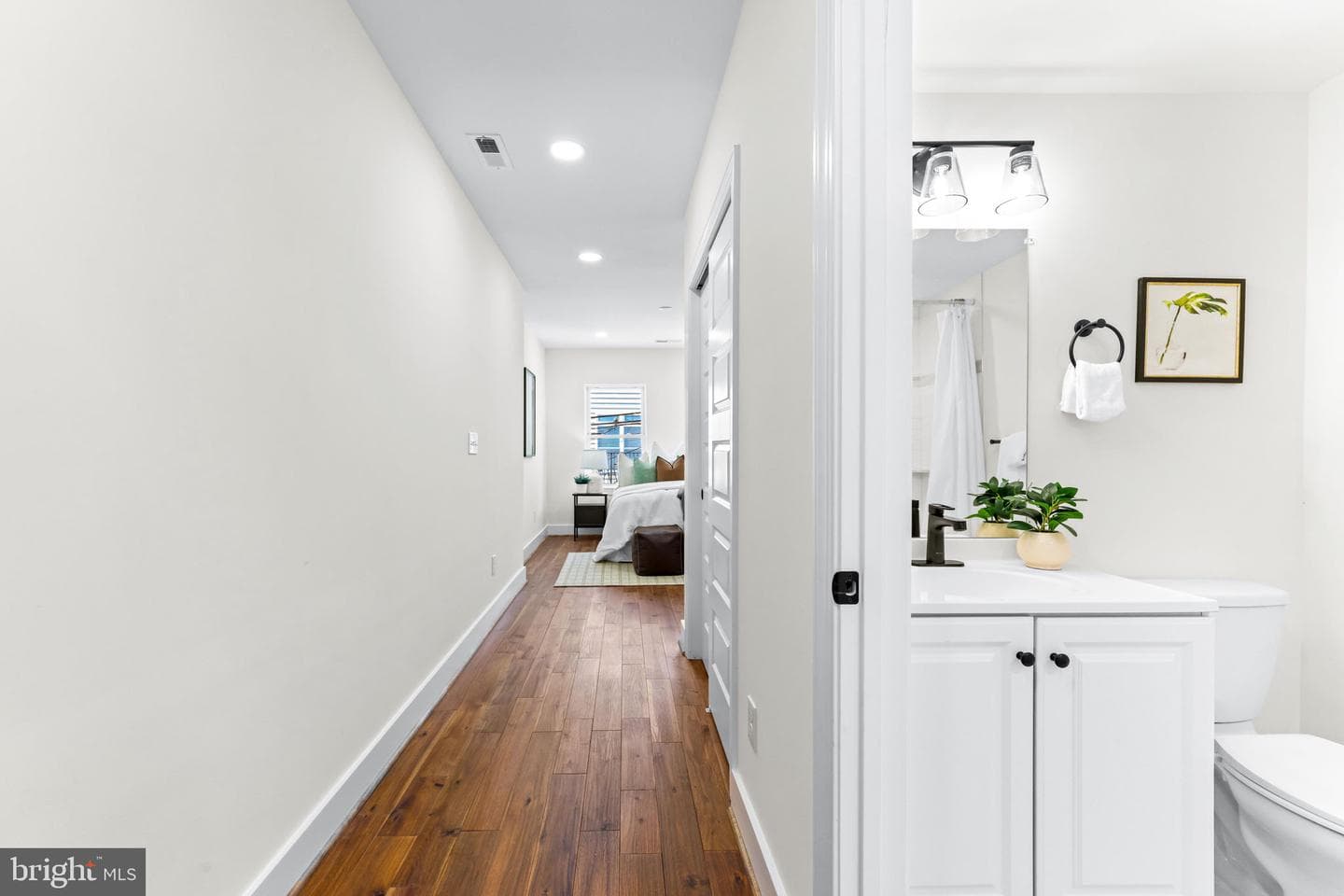 1500 Boyle Street photo 21