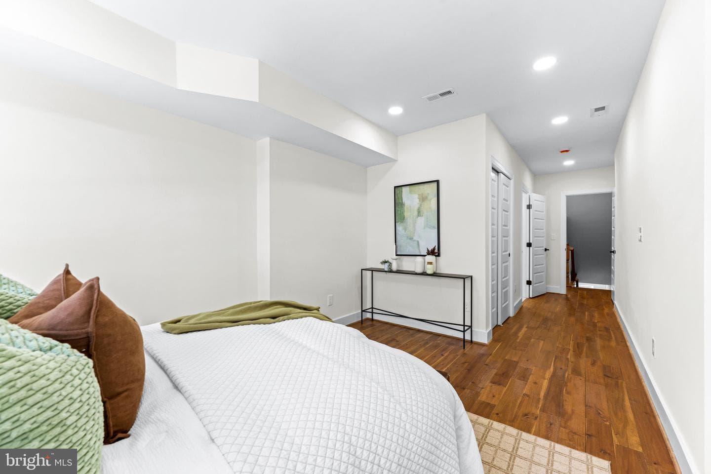 1500 Boyle Street photo 22