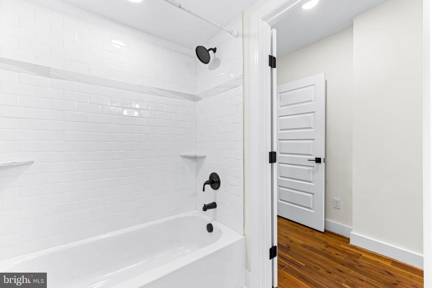 1500 Boyle Street photo 25