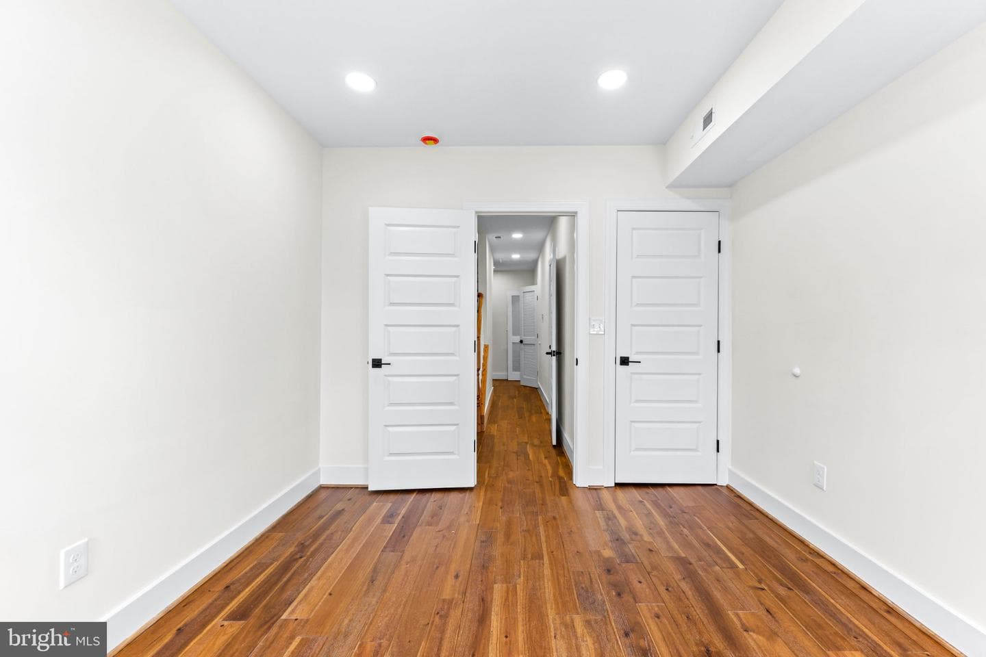 1500 Boyle Street photo 26