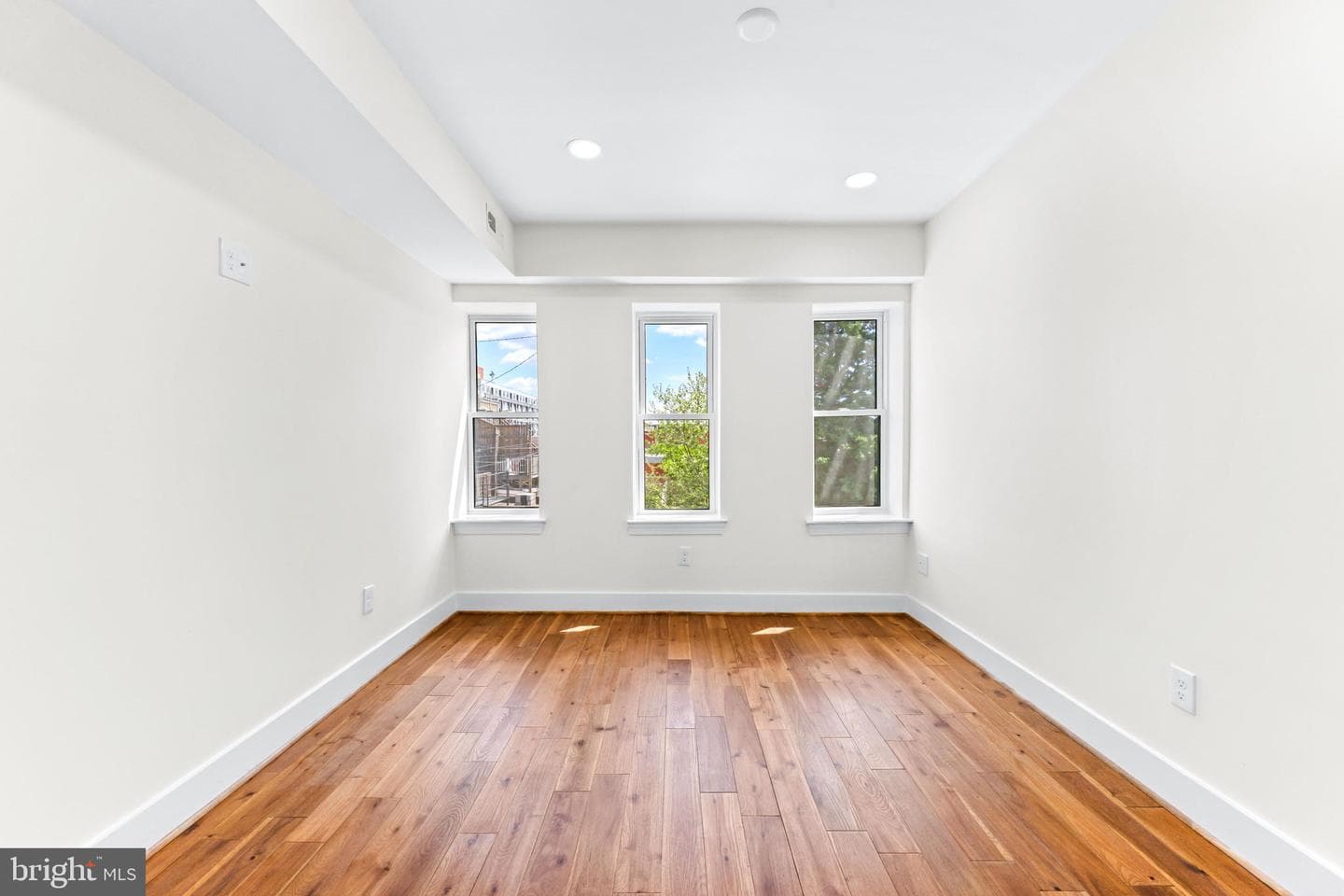 1500 Boyle Street photo 27