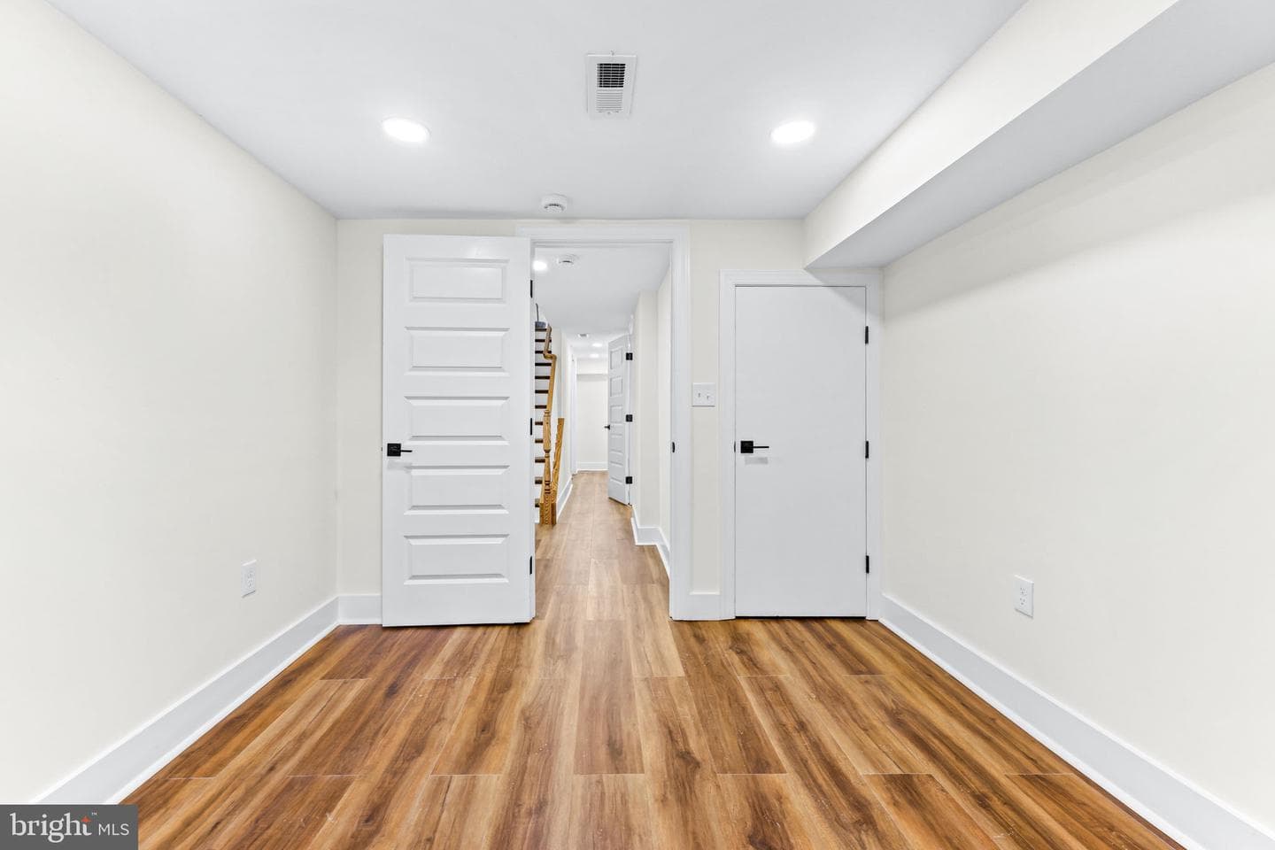 1500 Boyle Street photo 41