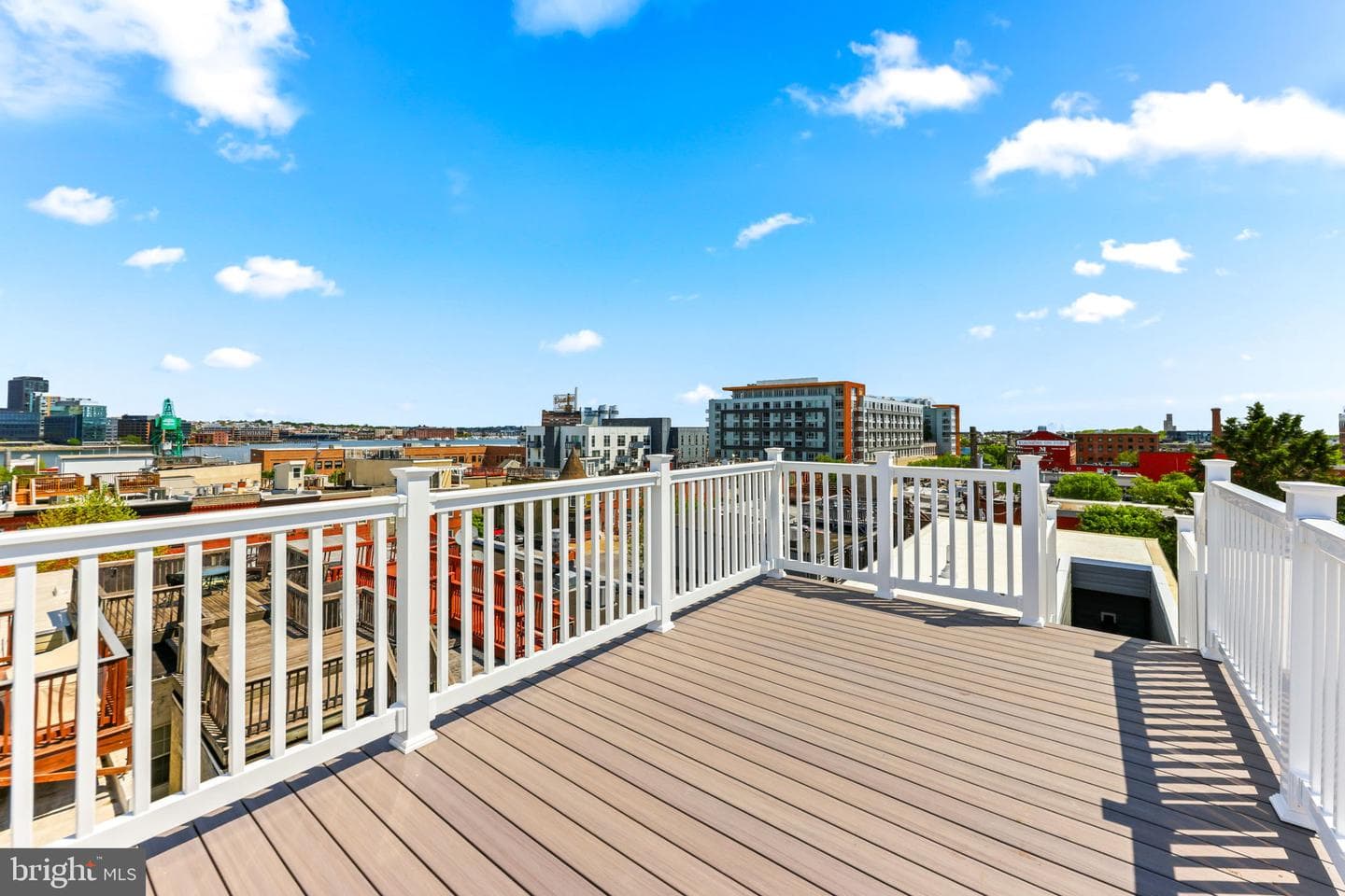 1500 Boyle Street photo 49