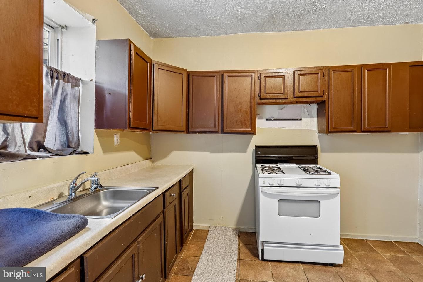 1121 Mckean Avenue photo 4
