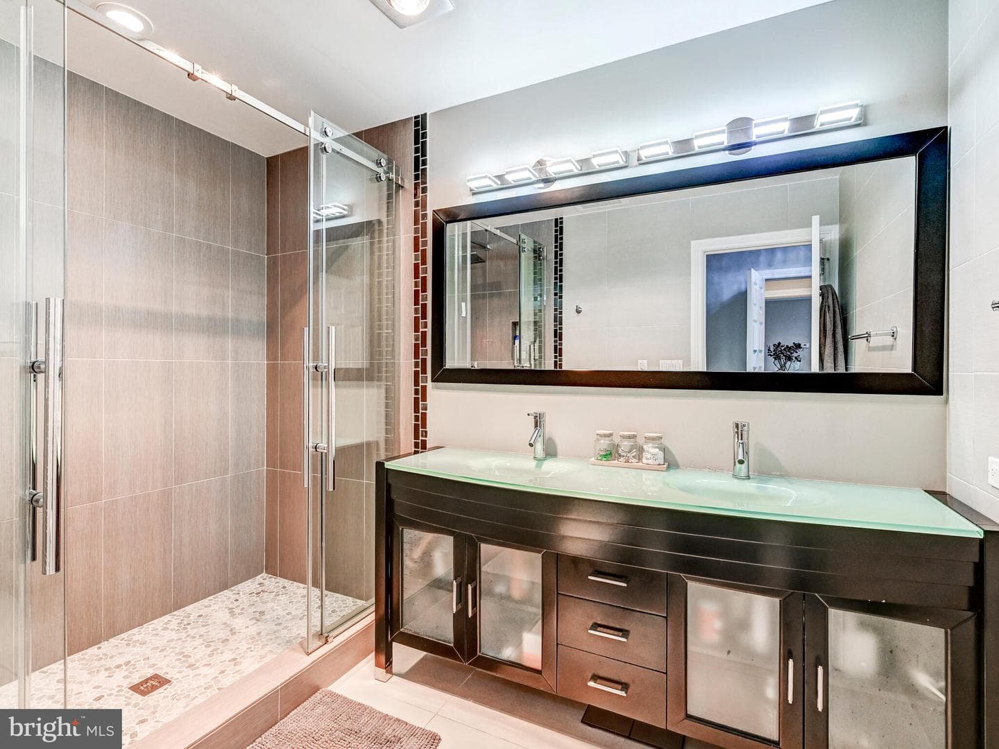 10 E Lee Street #2402 photo 22