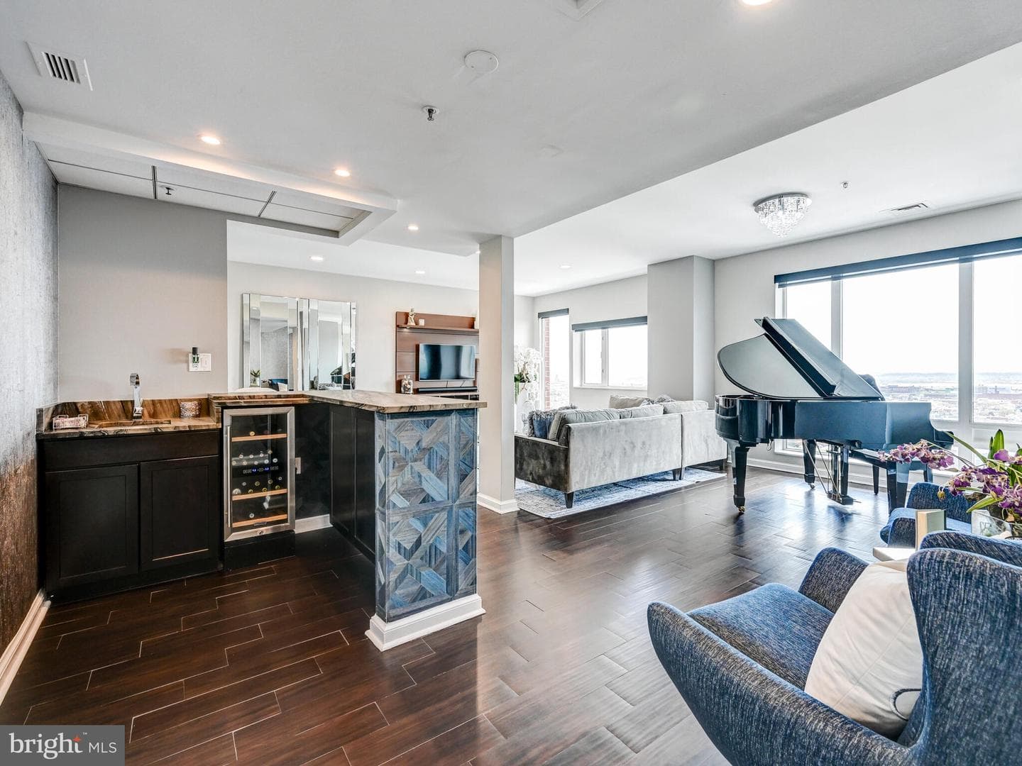 10 E Lee Street #2402 photo 26
