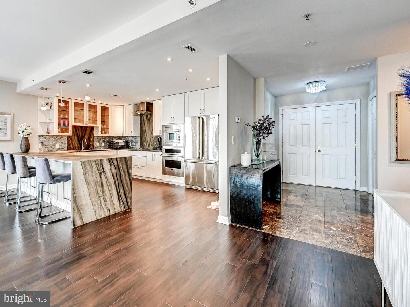 10 E Lee Street #2402 photo 3