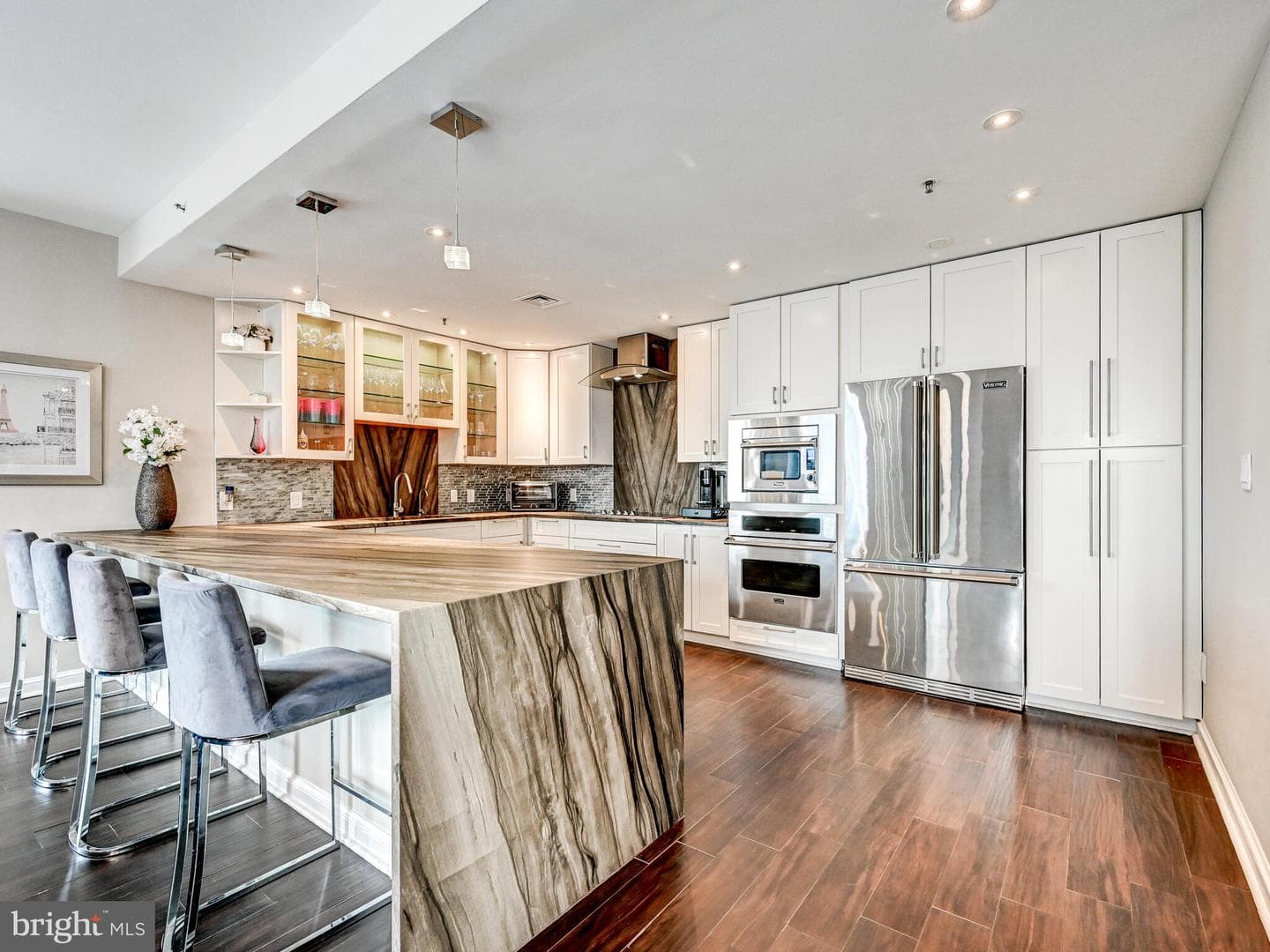 10 E Lee Street #2402 photo 4