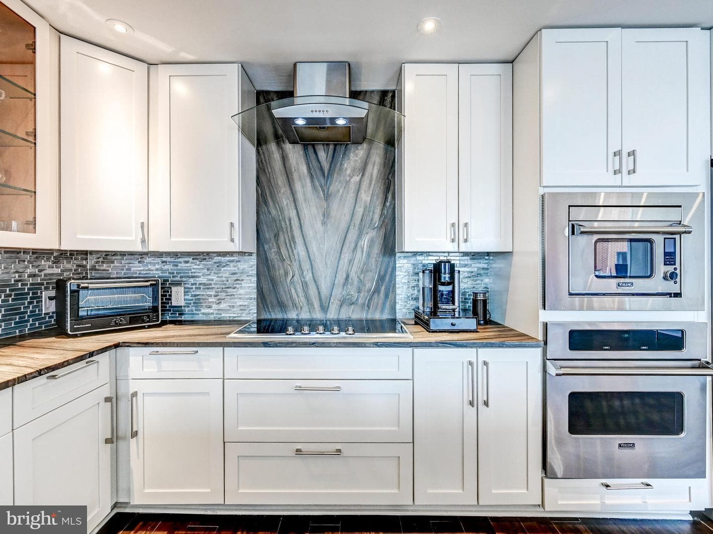 10 E Lee Street #2402 photo 7