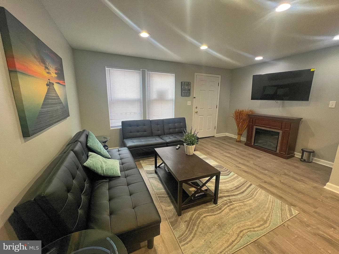 402 N Chapel Street photo 10