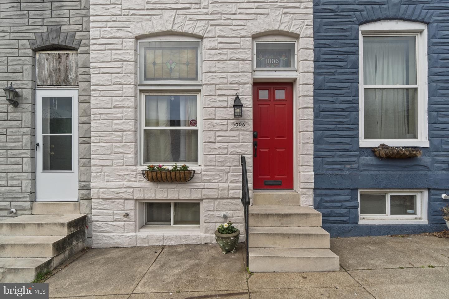 1006 S East Avenue photo 2