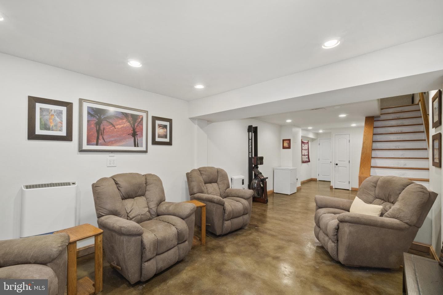 1006 S East Avenue photo 26