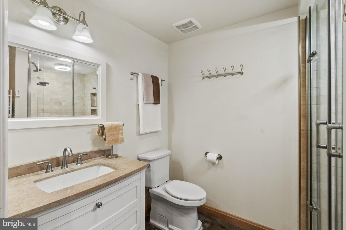 1006 S East Avenue photo 27