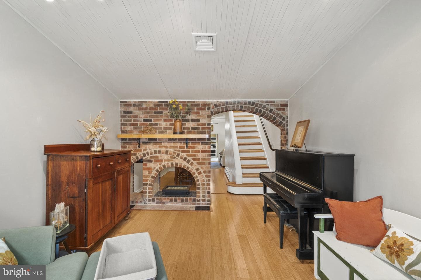 1006 S East Avenue photo 4