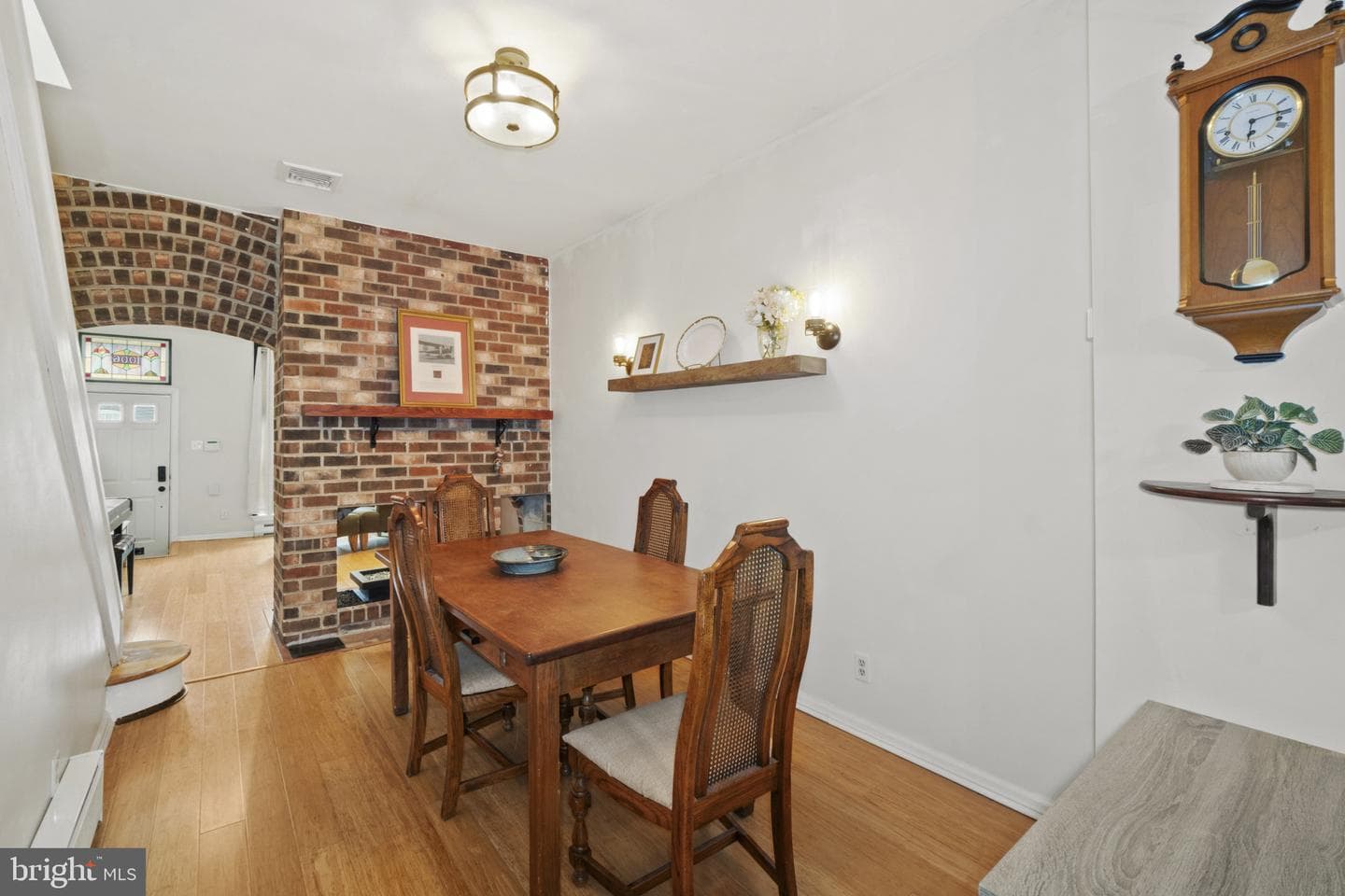 1006 S East Avenue photo 6