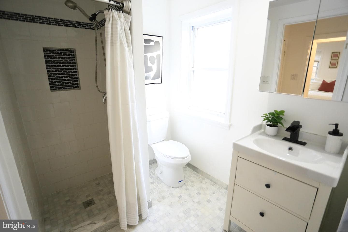 29 E Henrietta Street photo 14