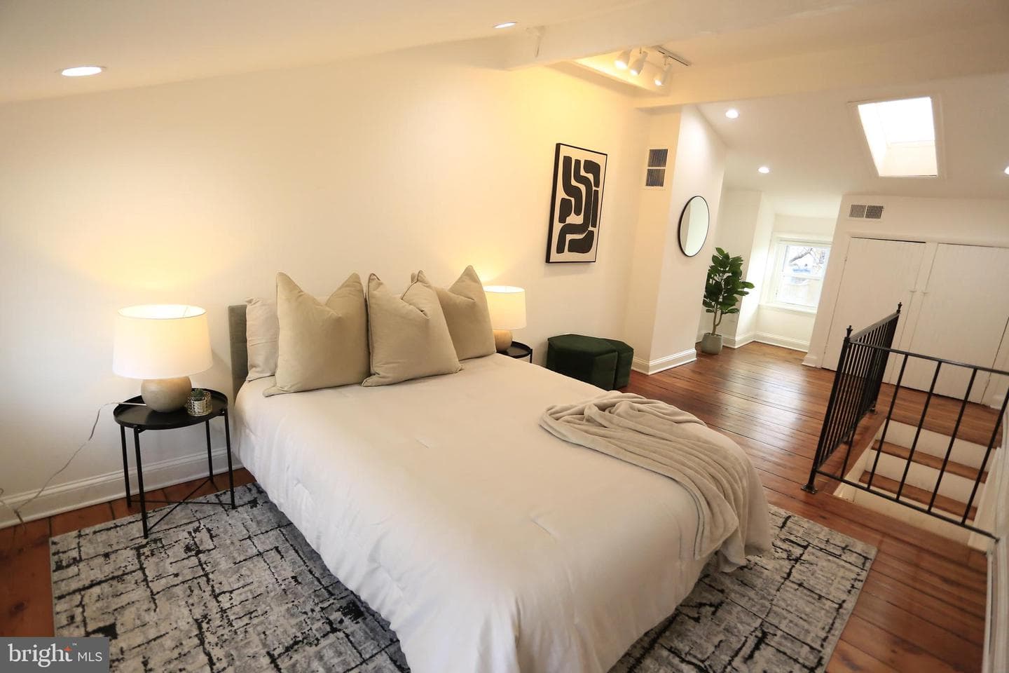 29 E Henrietta Street photo 20