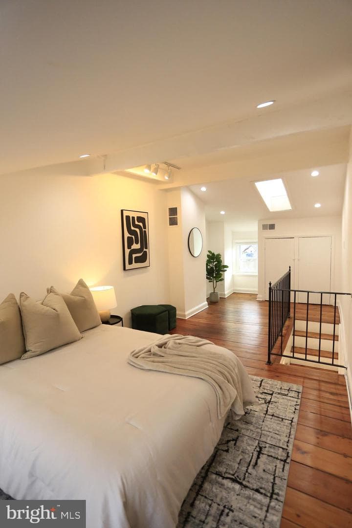 29 E Henrietta Street photo 21