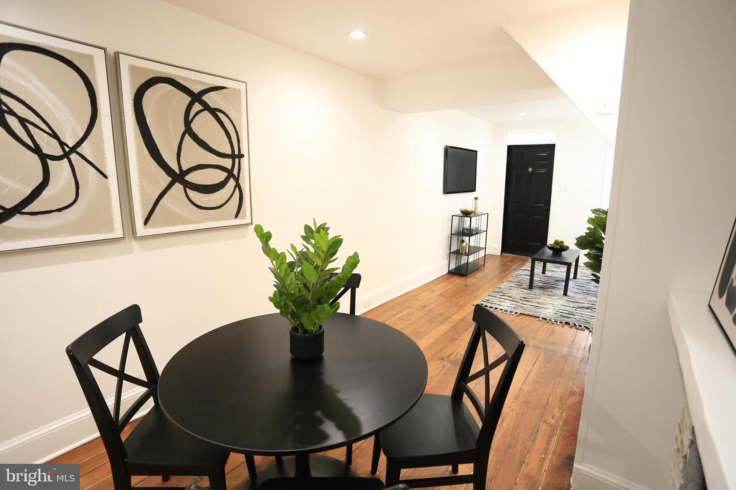29 E Henrietta Street photo 5