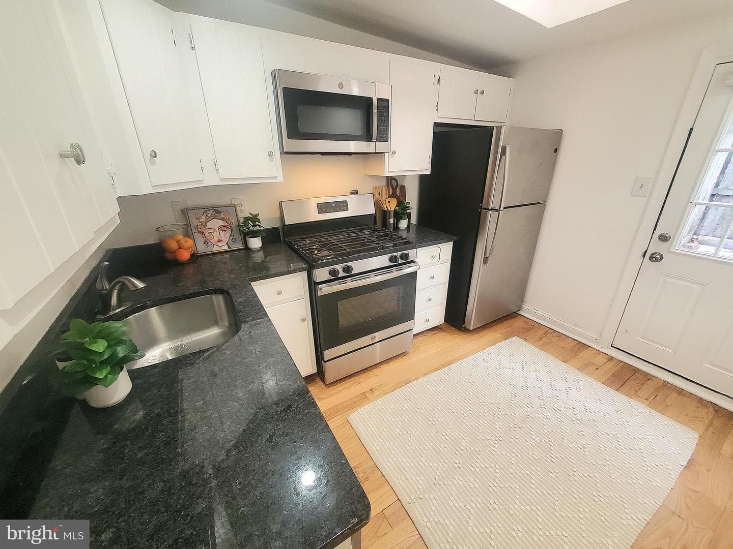 29 E Henrietta Street photo 7