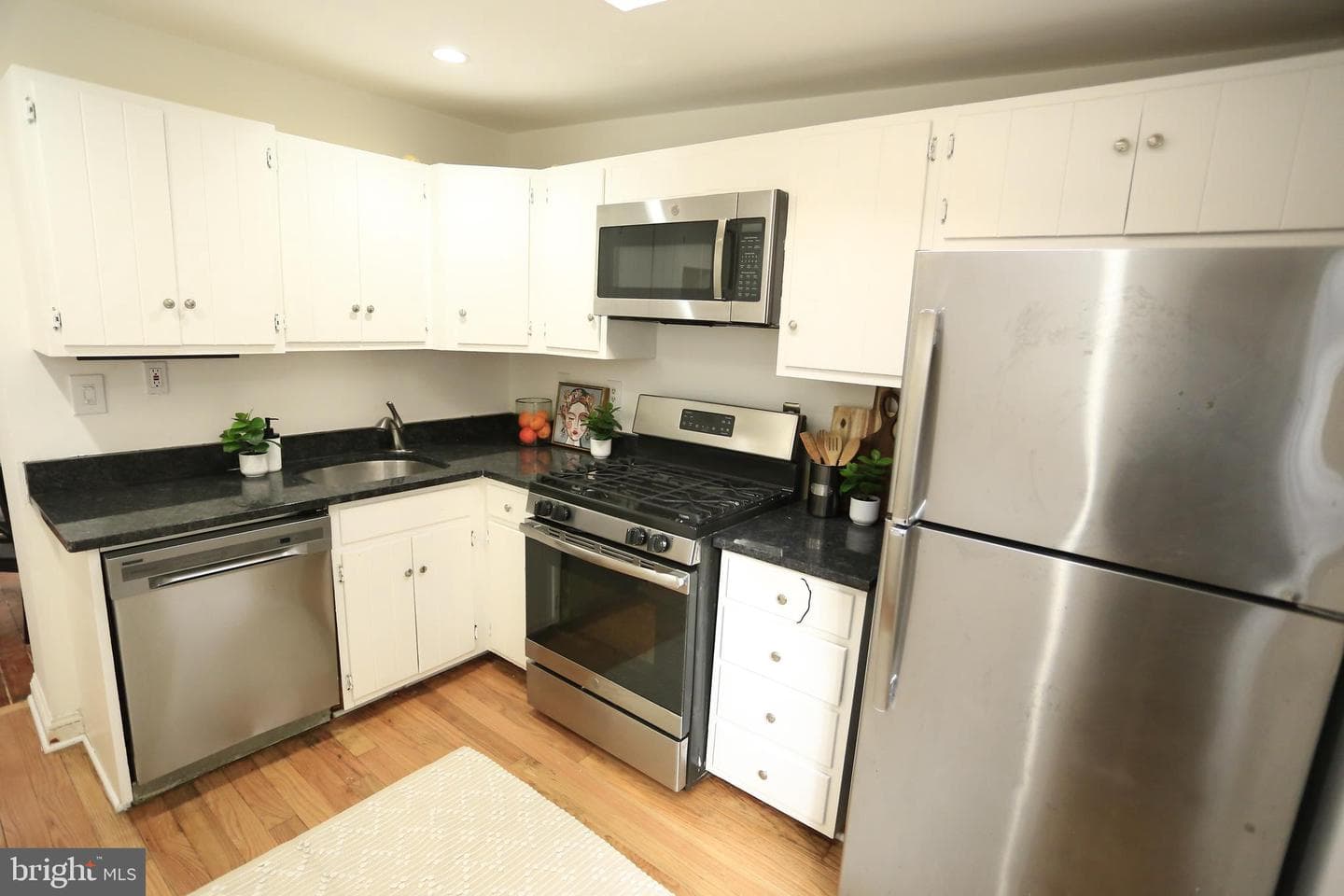 29 E Henrietta Street photo 8