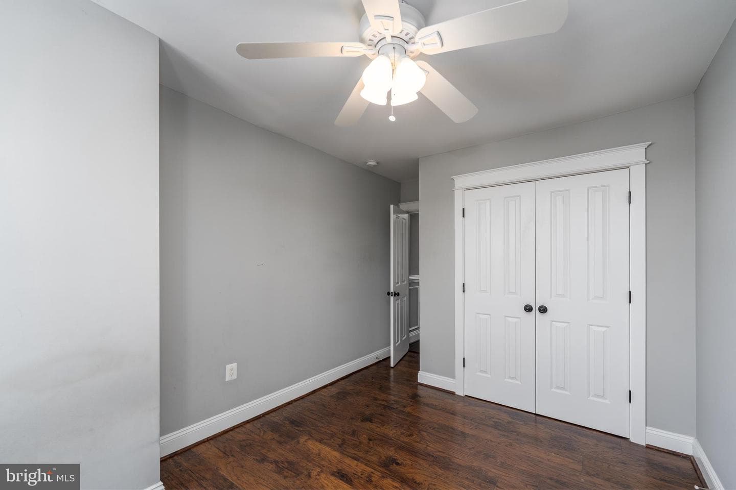 443 N Milton Avenue photo 13