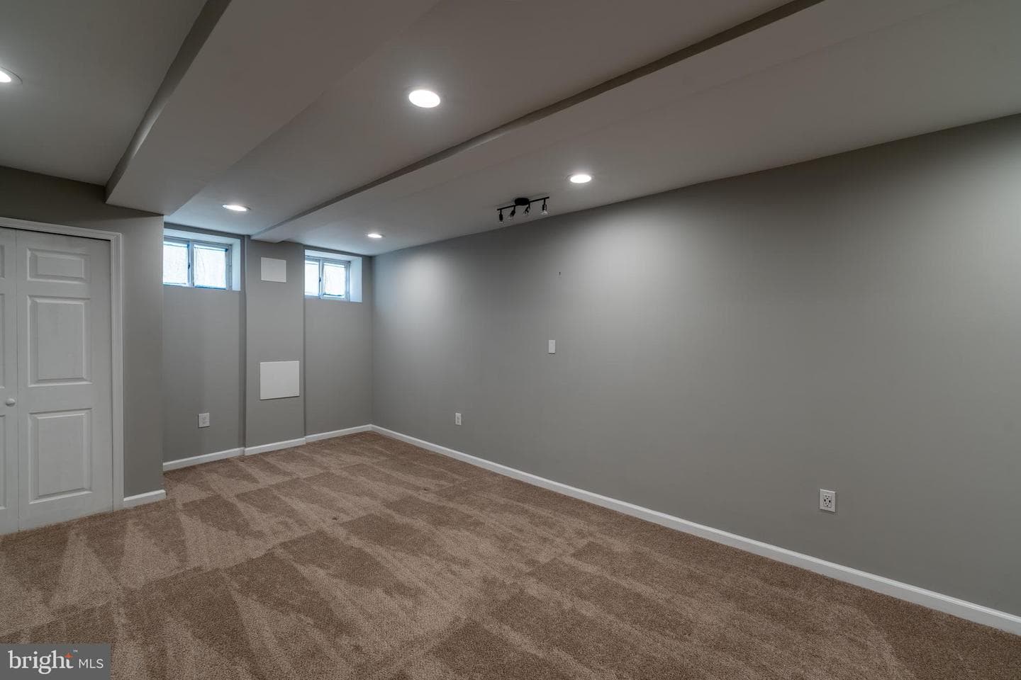 443 N Milton Avenue photo 20