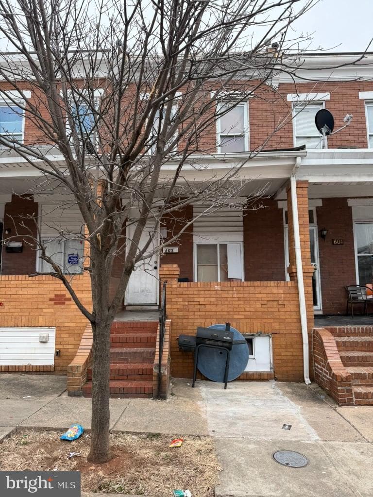 603 N Robinson Street photo 1