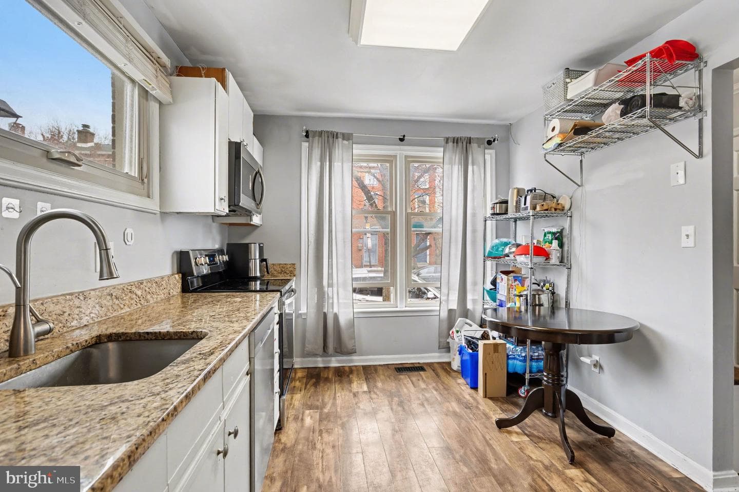 216 Scott Street photo 9