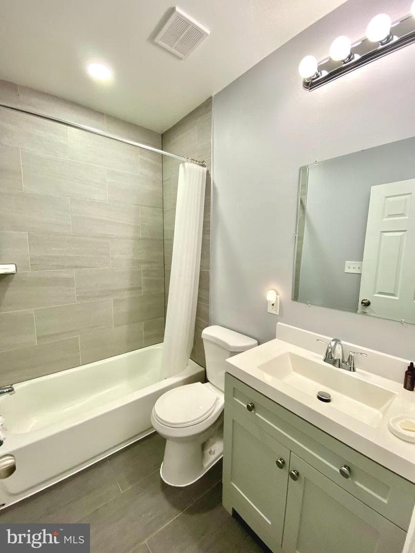 746 Linnard Street photo 22