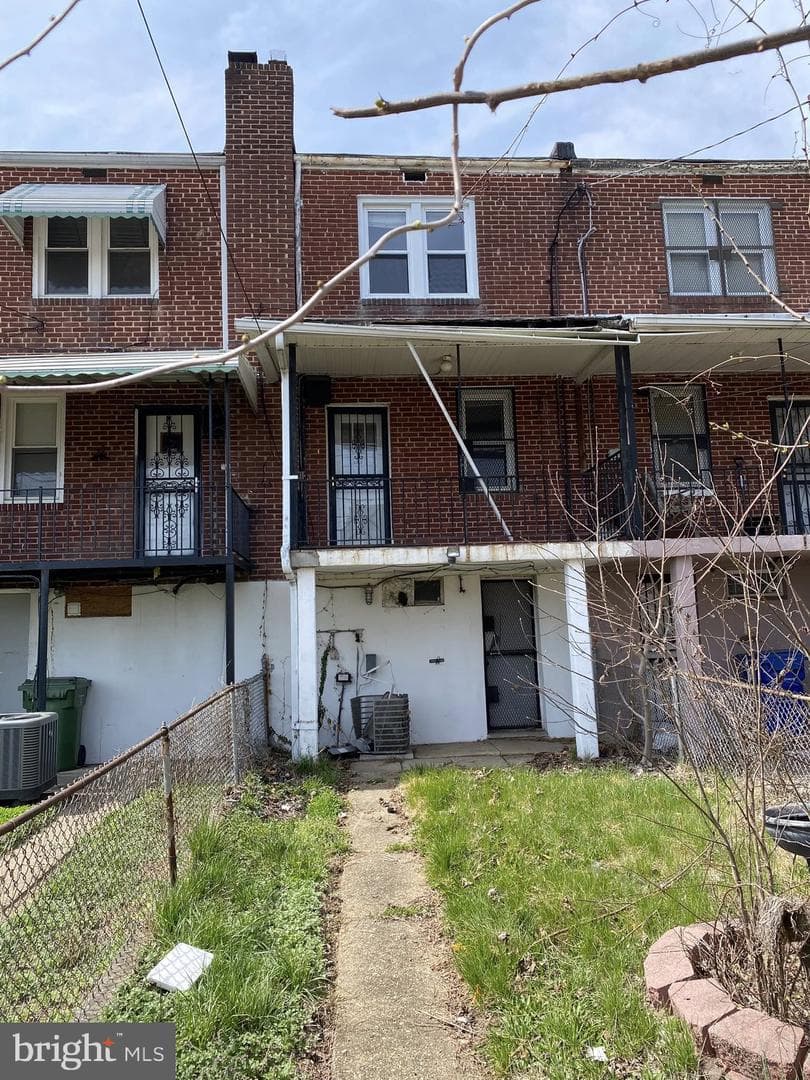 335 N Grantley Street photo 13