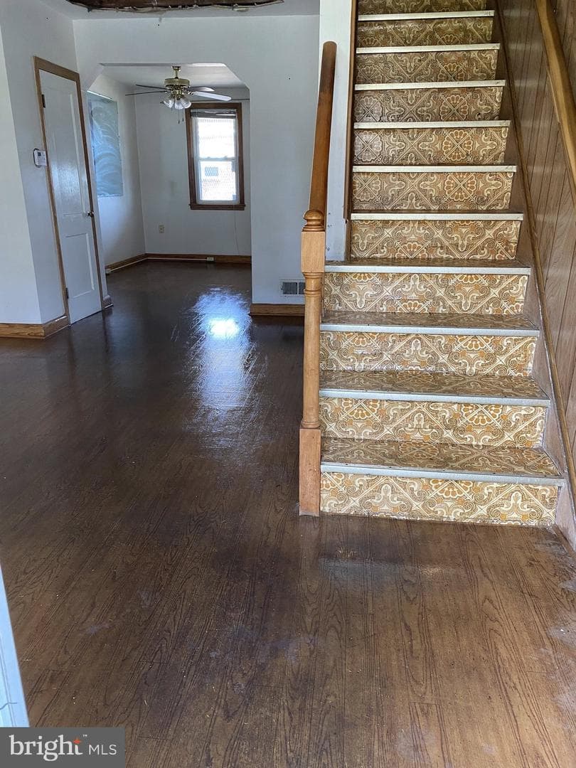 335 N Grantley Street photo 3