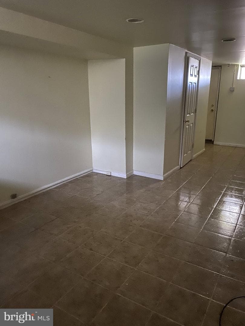 335 N Grantley Street photo 6