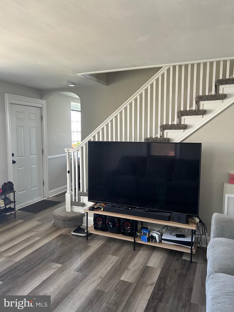 1319 Lakeside Avenue photo 3