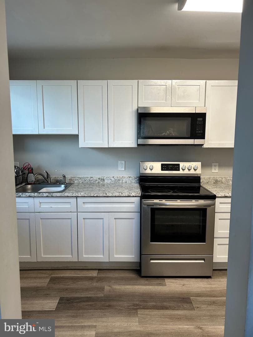 1319 Lakeside Avenue photo 9