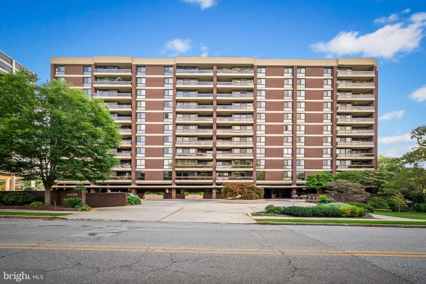 4100 N Charles Street #914 photo 1