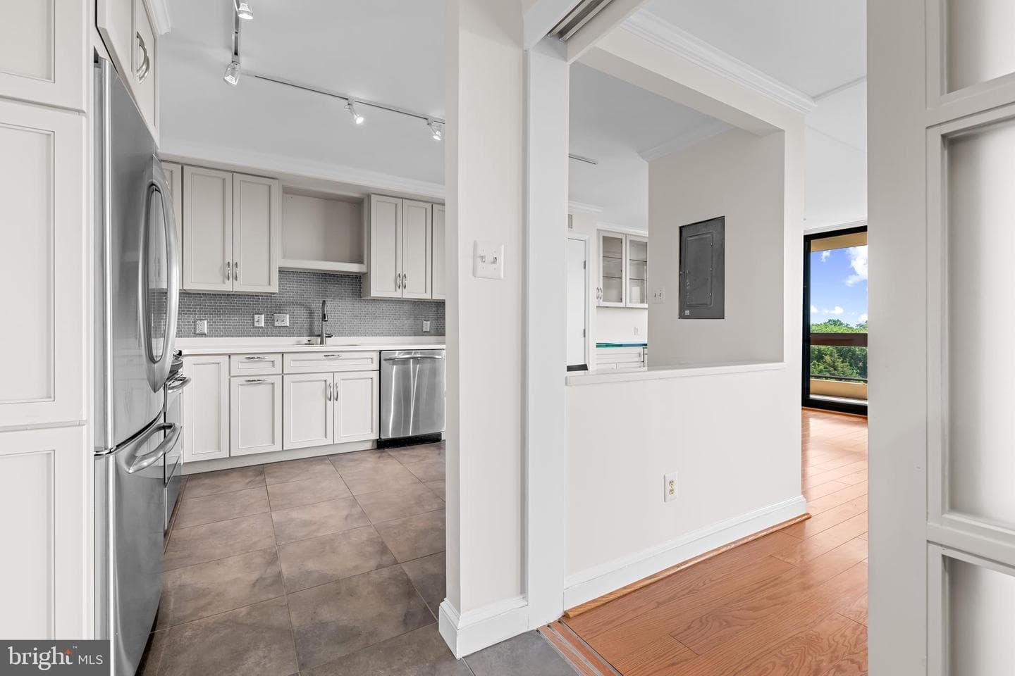 4100 N Charles Street #914 photo 7