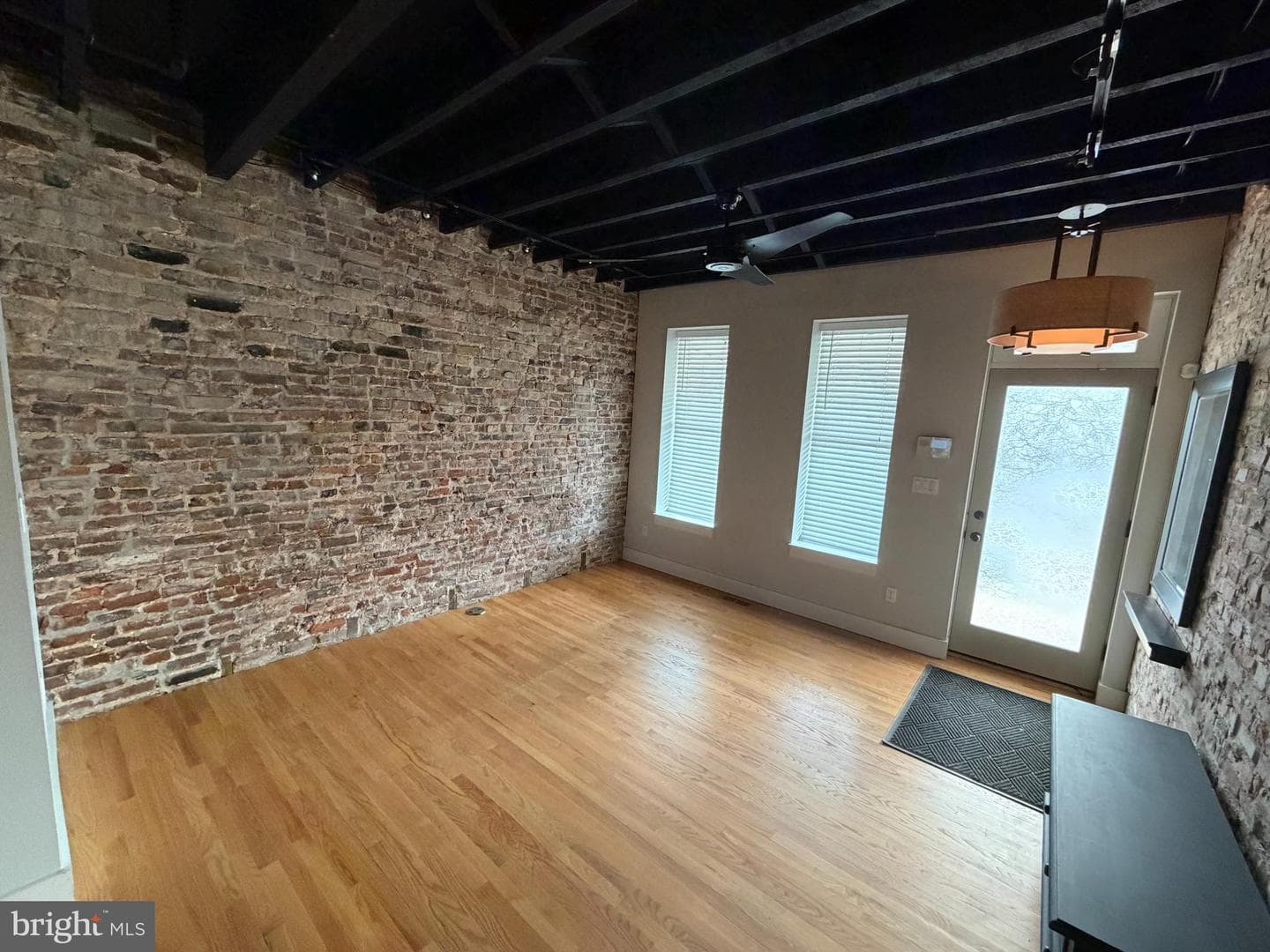 2346 Sidney Avenue photo 3
