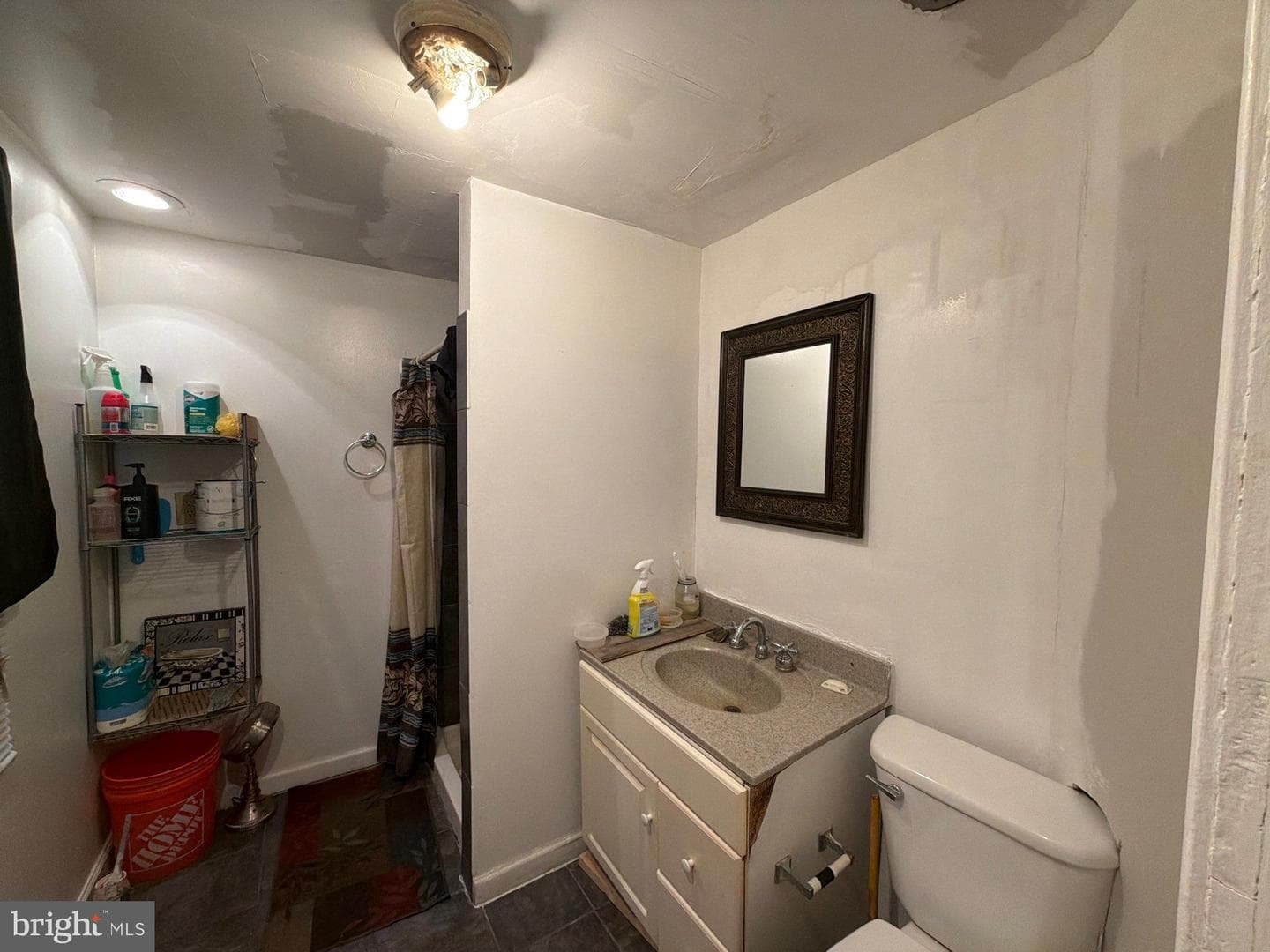 33 S Calverton Road photo 10