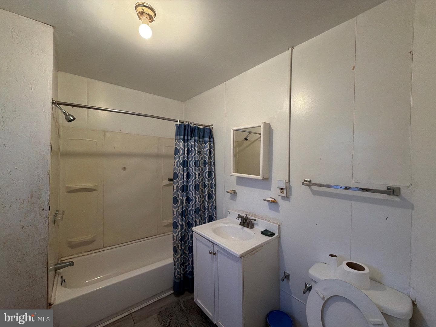 33 S Calverton Road photo 11