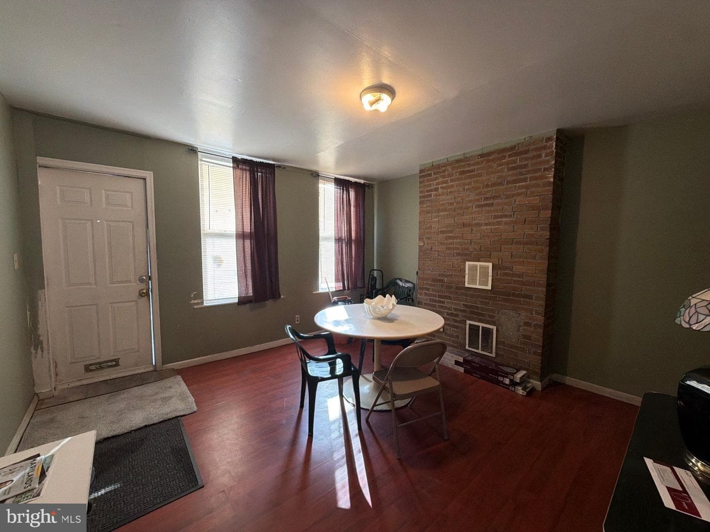 33 S Calverton Road photo 5
