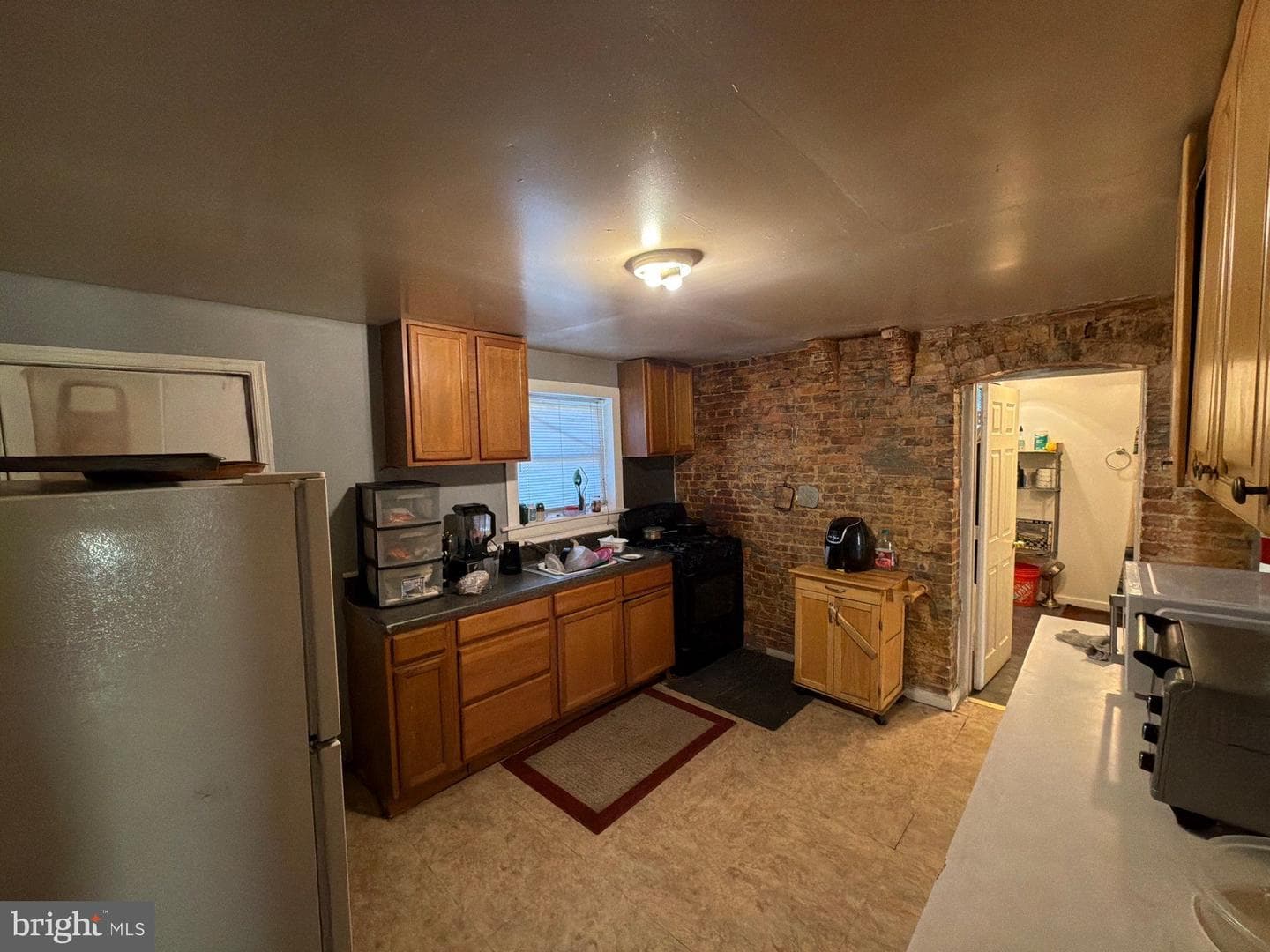 33 S Calverton Road photo 6