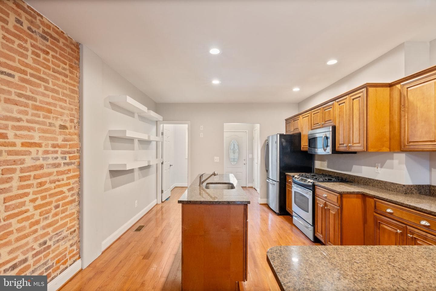 1726 Johnson Street photo 10