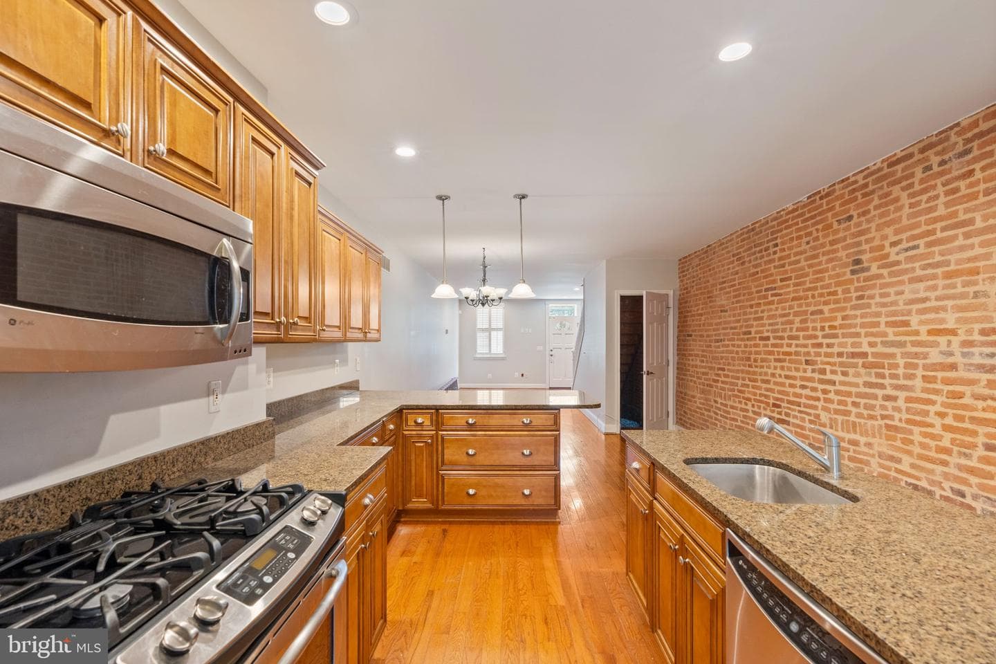1726 Johnson Street photo 12