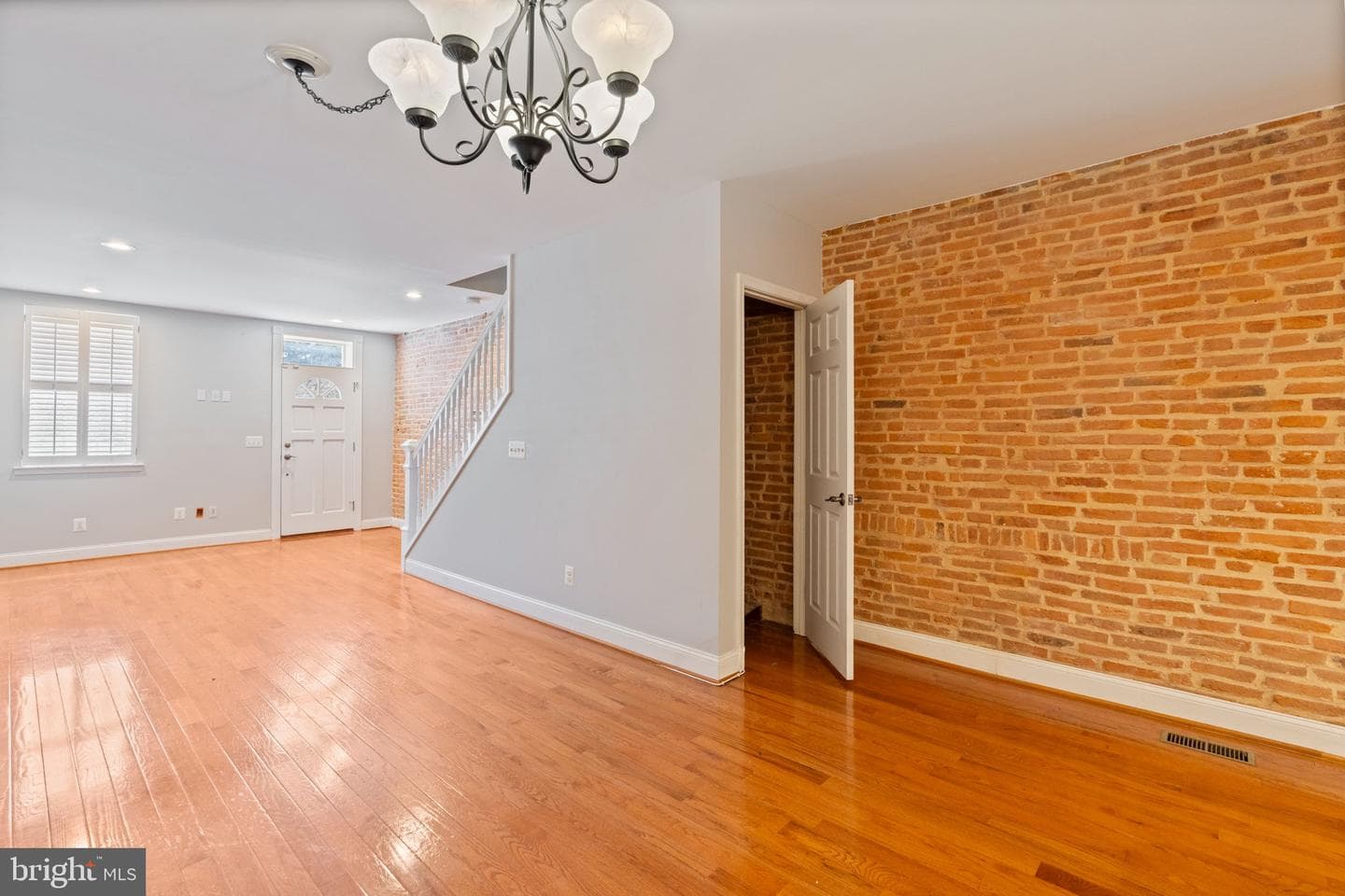 1726 Johnson Street photo 13