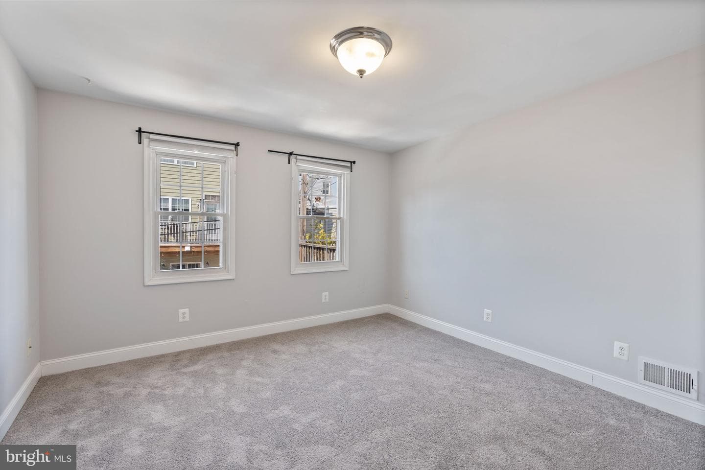 1726 Johnson Street photo 14