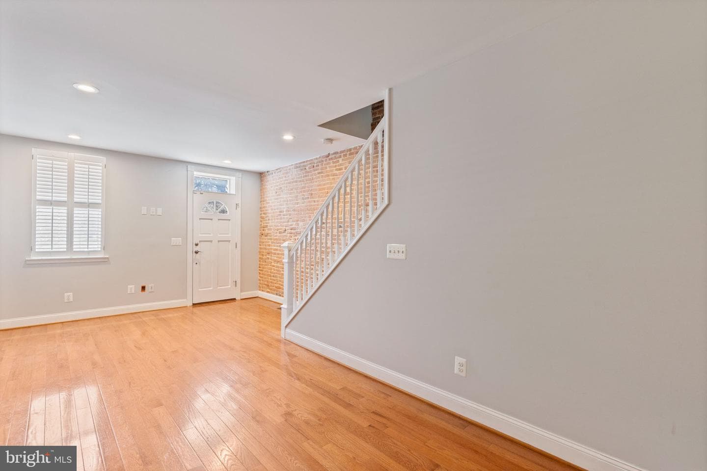1726 Johnson Street photo 2