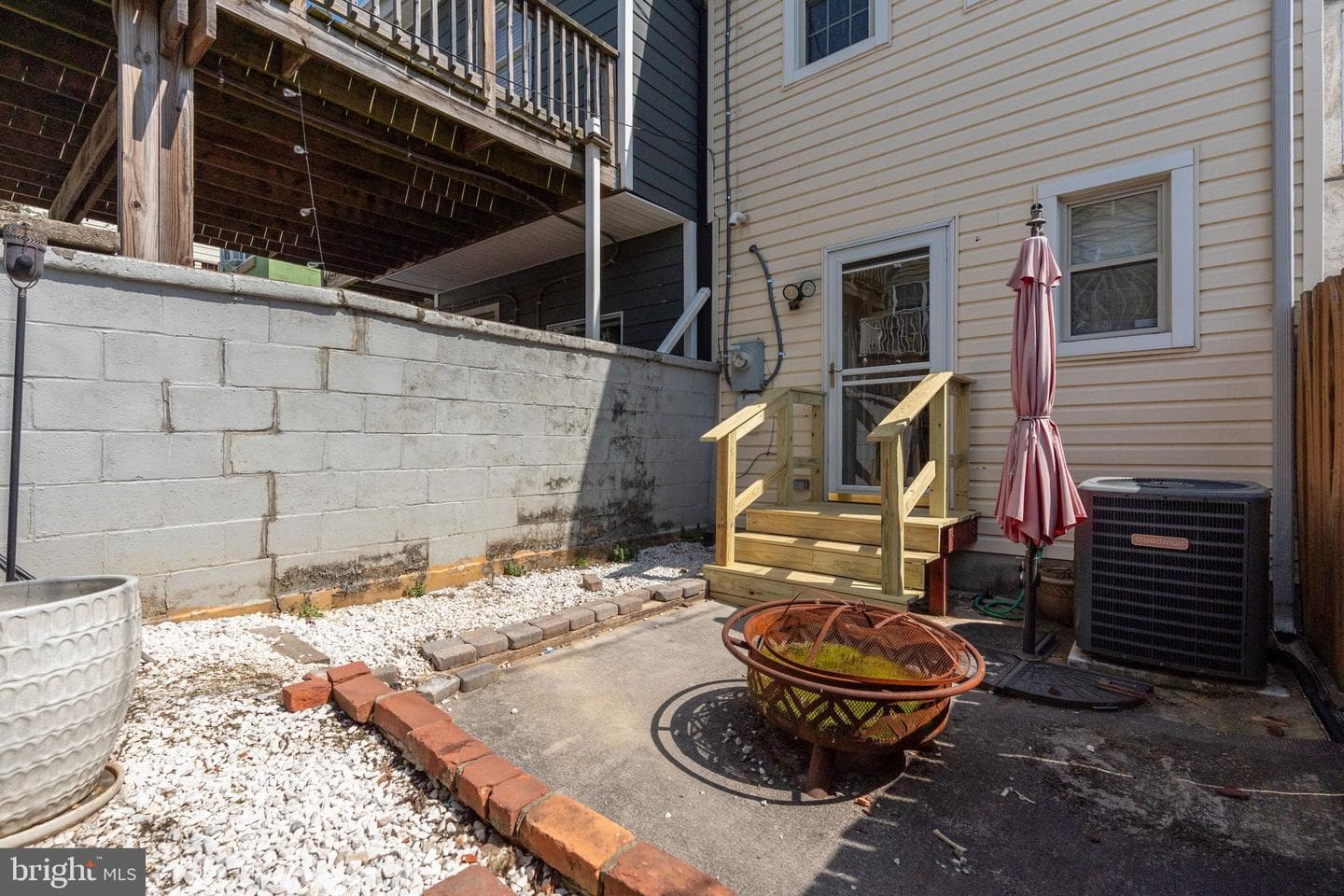 1726 Johnson Street photo 31