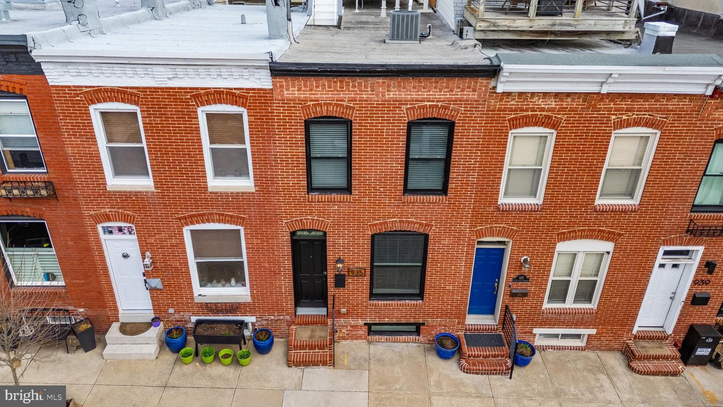 935 S Bouldin Street photo 41