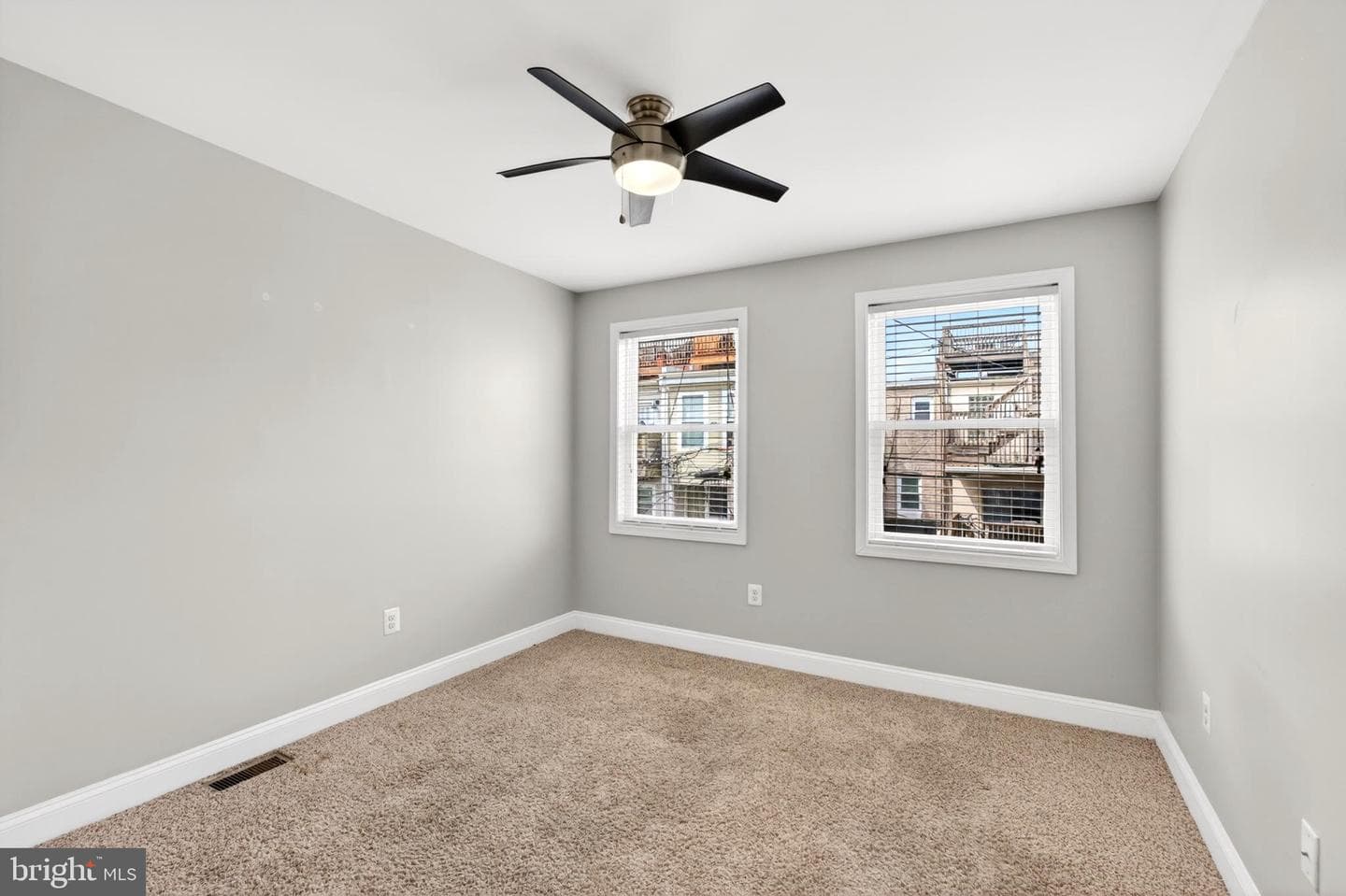 508 S Lakewood Avenue photo 29